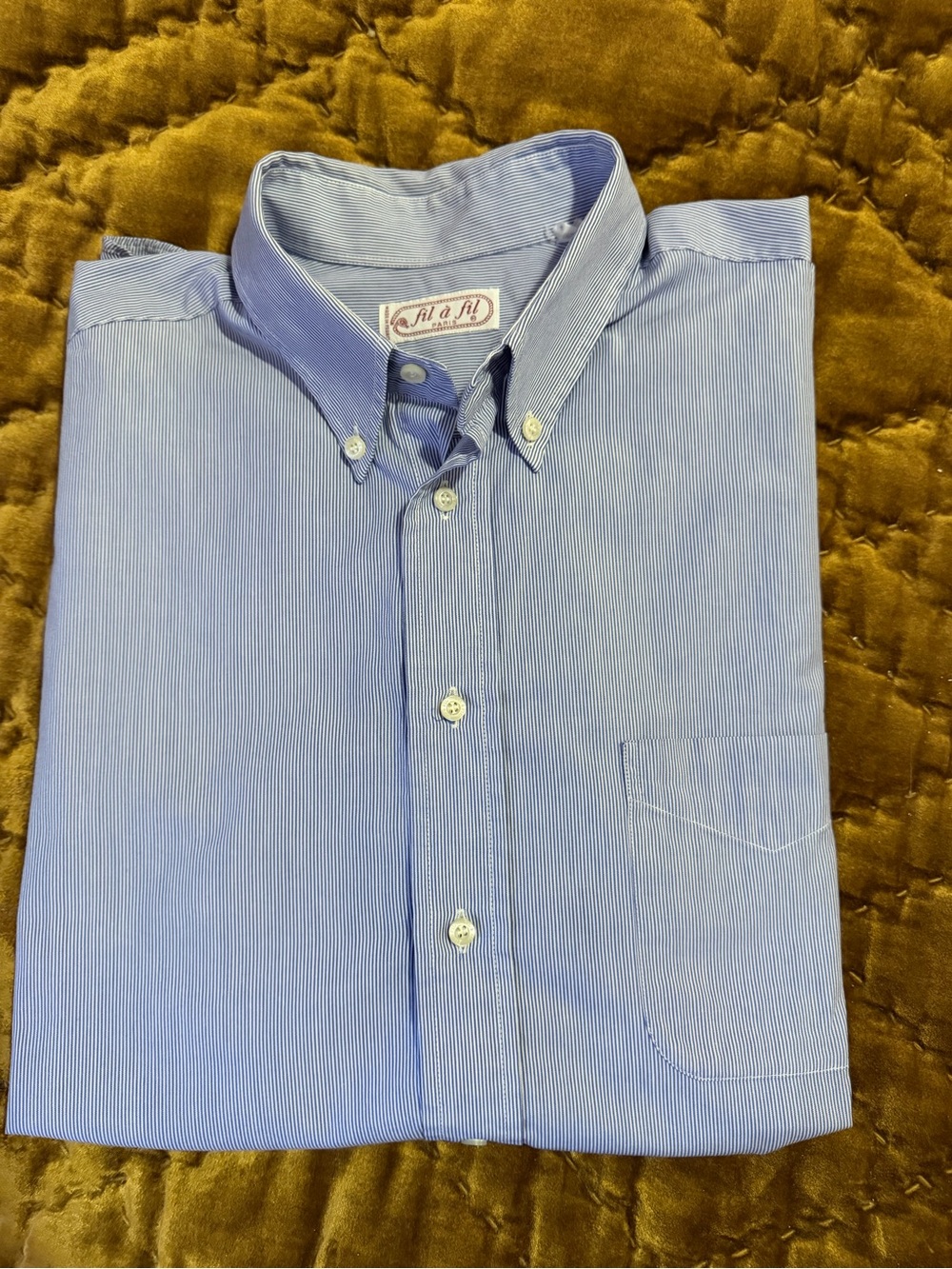 Men's Light Blue Short-Sleeve Button-Down Shirt with Pocket